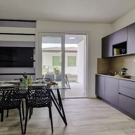 Modern Flat With Terrace In